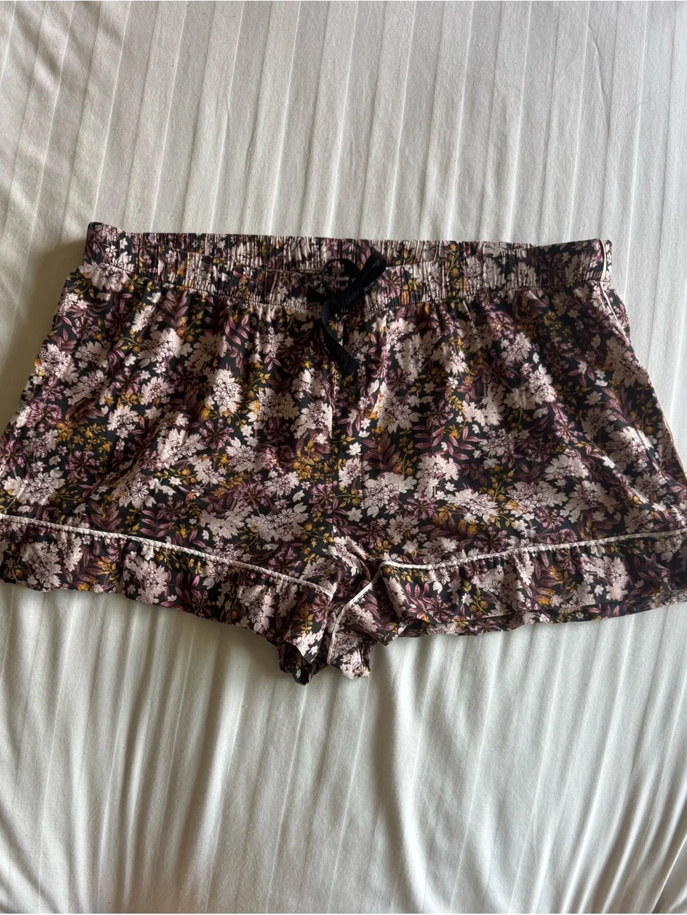 Victoria's Secret Black Floral Short Pajama Set size L